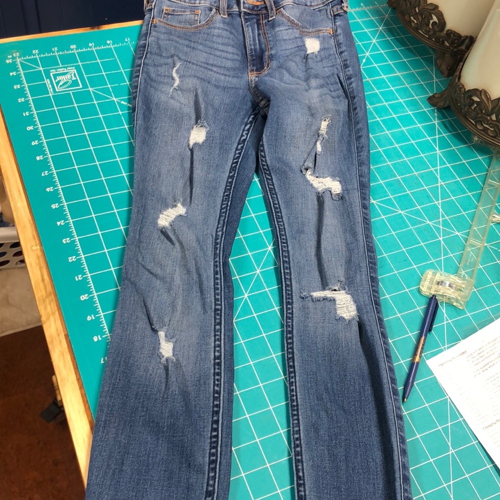 Hollister distressed denim high rise. Super skinny‎ classic stretch size 00S